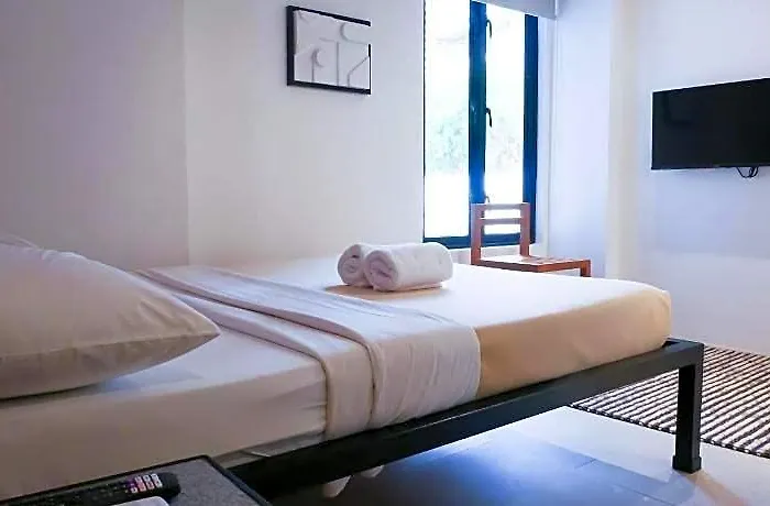 Cayco House By Durban Poblacion Makati 3*