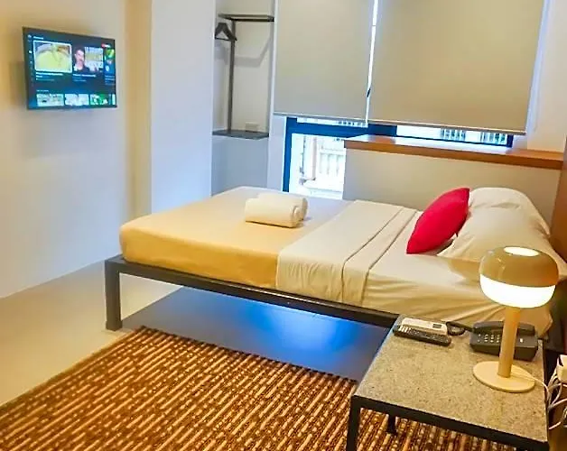 Cayco House By Durban Poblacion Makati 호텔 마닐라