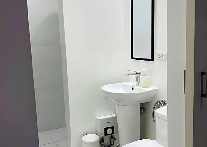 Cayco House By Durban Poblacion Makati 마닐라
