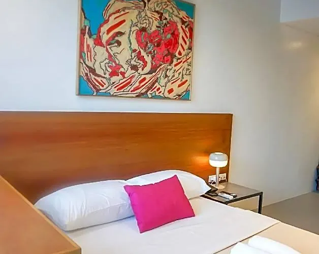 Cayco House By Durban Poblacion Makati