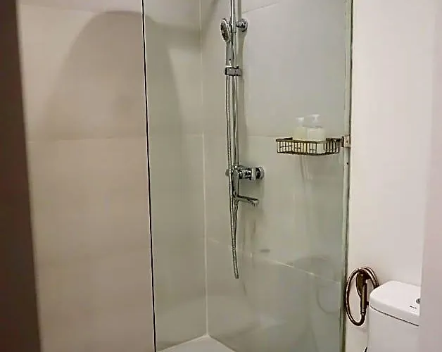 Cayco House By Durban Poblacion Makati 3*